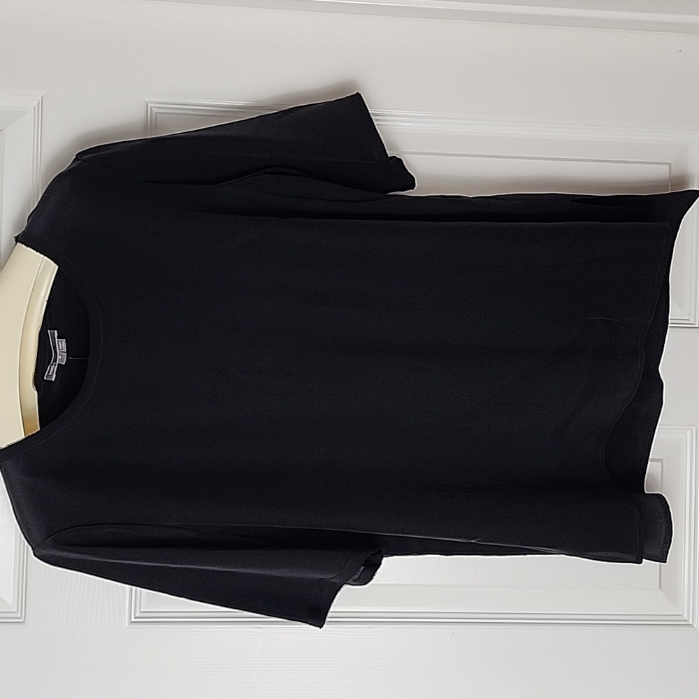 NWT Vince Classic Black Short Sleeve Top - Size S, Modern, Minimalist, Classic